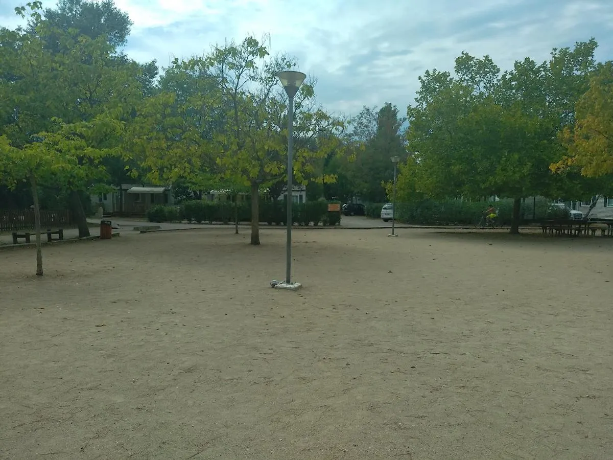 Camping Homair Domaine Des Iscles Mobil-Home Climatise La Roque-d'Antheron France