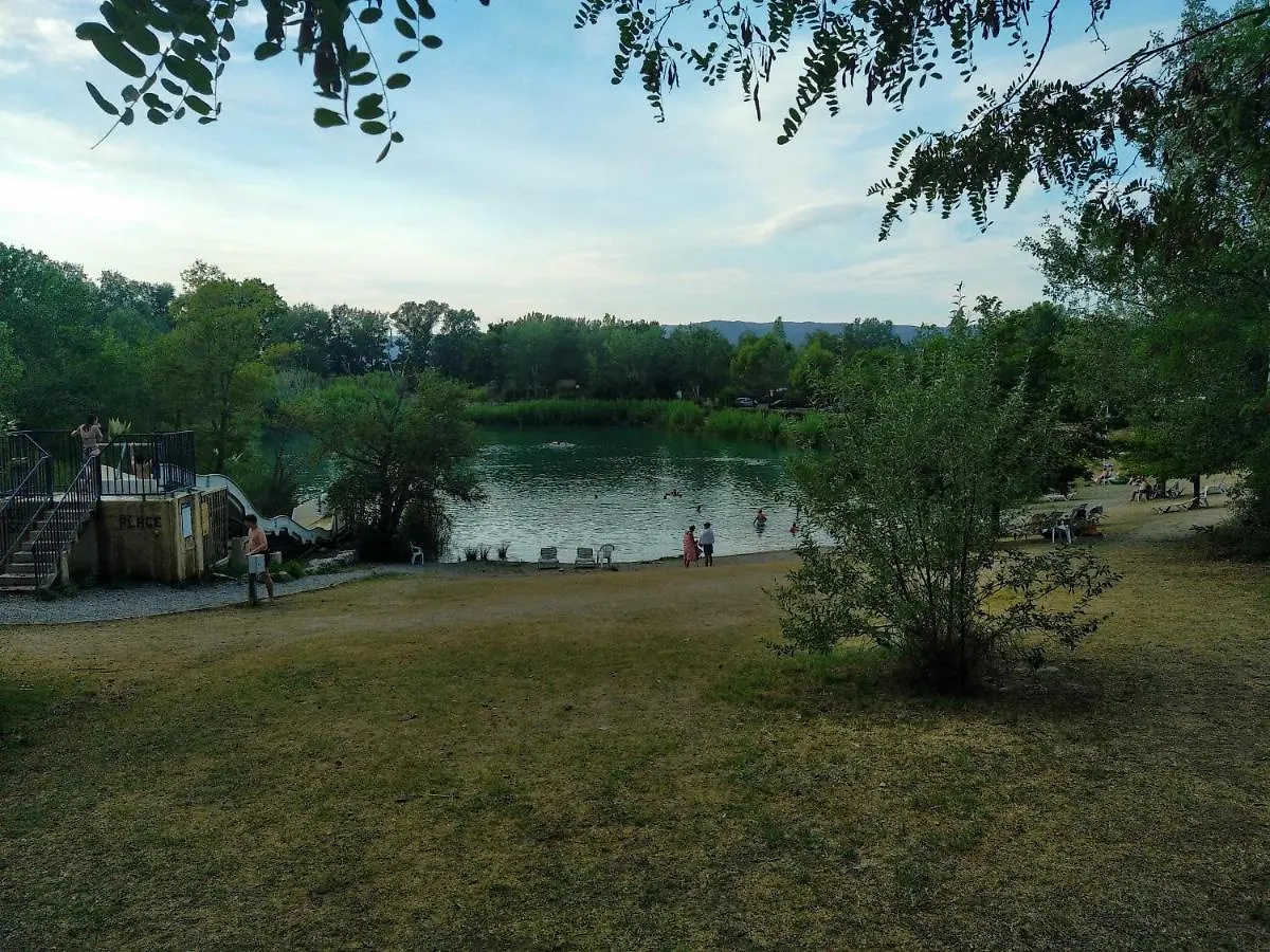 Campsite Camping Homair Domaine Des Iscles Mobil-Home Climatise La Roque-d'Antheron